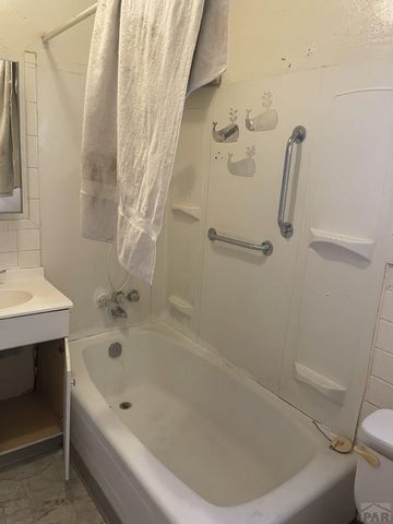 209 E Adams Ave, Pueblo, CO 81005