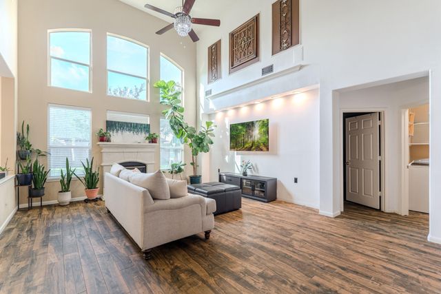 8303 Hayden Cove Drive, Tomball, TX 77375