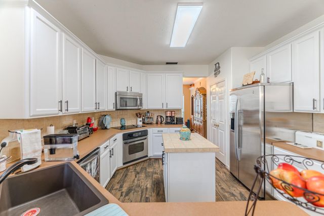 8303 Hayden Cove Drive, Tomball, TX 77375
