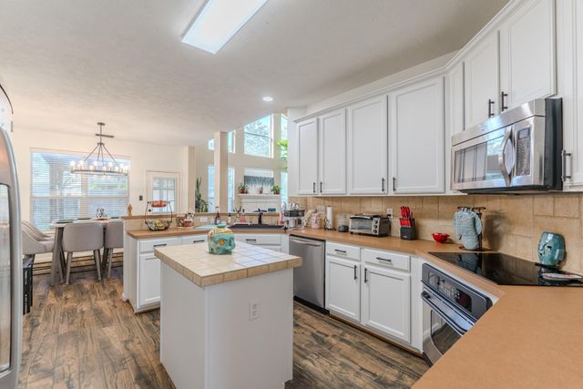 8303 Hayden Cove Drive, Tomball, TX 77375