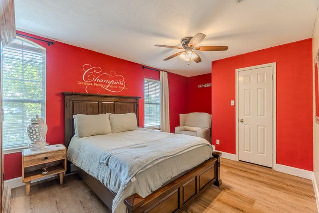 8303 Hayden Cove Drive, Tomball, TX 77375