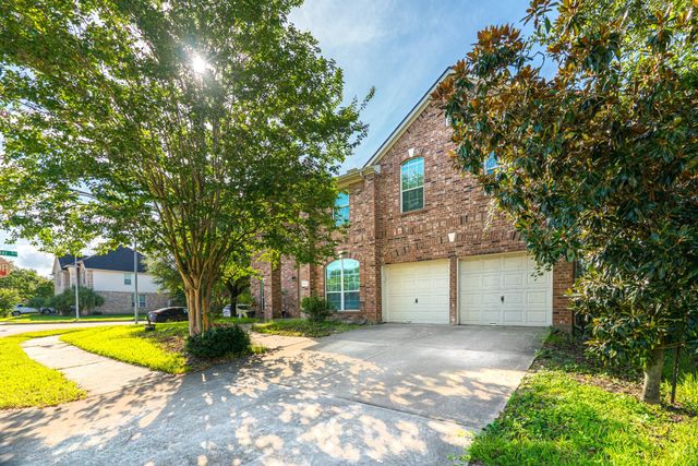 8303 Hayden Cove Drive, Tomball, TX 77375