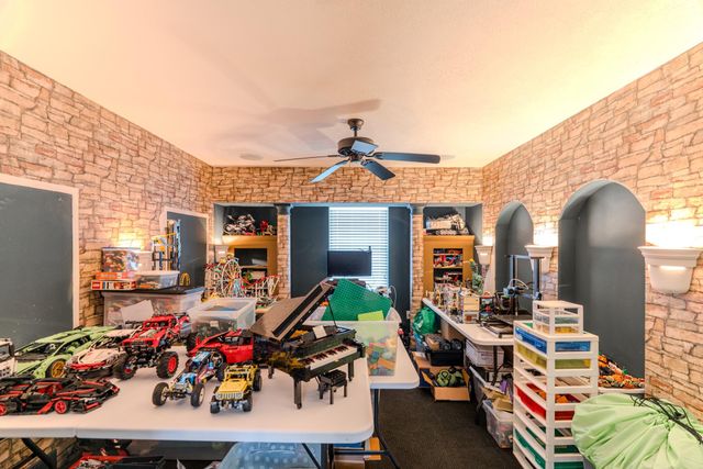 8303 Hayden Cove Drive, Tomball, TX 77375