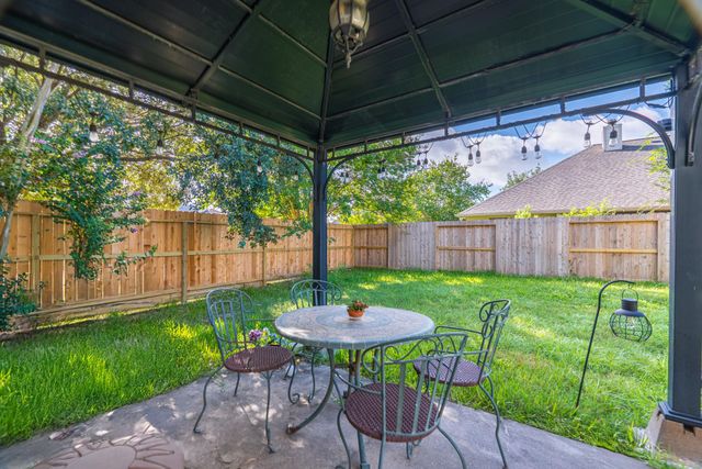 8303 Hayden Cove Drive, Tomball, TX 77375