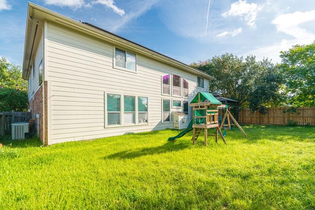 8303 Hayden Cove Drive, Tomball, TX 77375