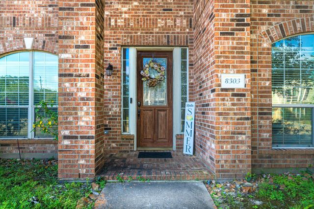 8303 Hayden Cove Drive, Tomball, TX 77375