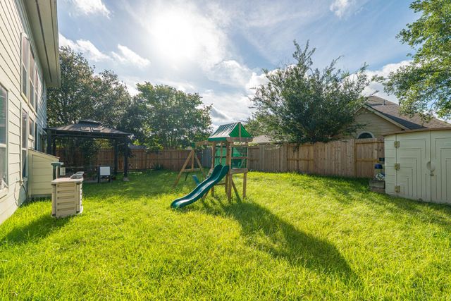 8303 Hayden Cove Drive, Tomball, TX 77375