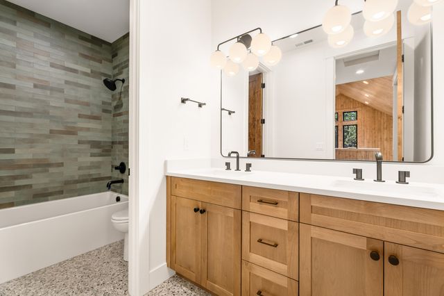 18211 Basalt Lane 328, Bend, OR 97707