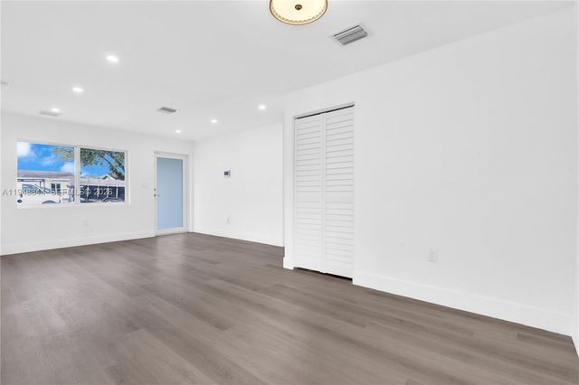 2310 NW 155th St, Miami Gardens, FL 33054