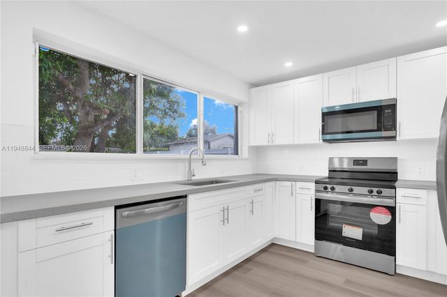 2310 NW 155th St, Miami Gardens, FL 33054