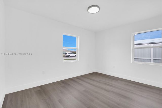 2310 NW 155th St, Miami Gardens, FL 33054