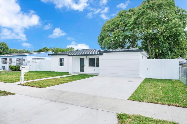 2310 NW 155th St, Miami Gardens, FL 33054