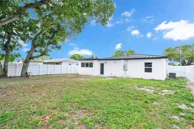 2310 NW 155th St, Miami Gardens, FL 33054