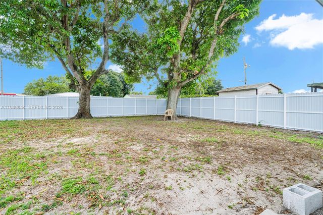 2310 NW 155th St, Miami Gardens, FL 33054