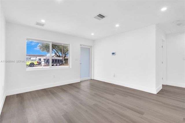 2310 NW 155th St, Miami Gardens, FL 33054