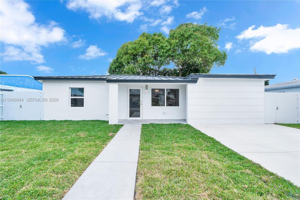 2310 NW 155th St, Miami Gardens, FL 33054