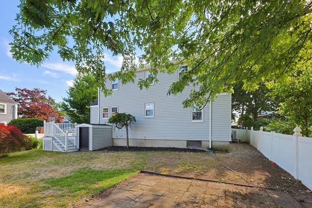 104 Fairmount Ave, Saugus, MA 01906