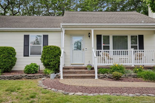42 Apex Drive, Coram, NY 11727