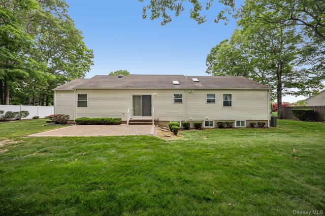 42 Apex Drive, Coram, NY 11727