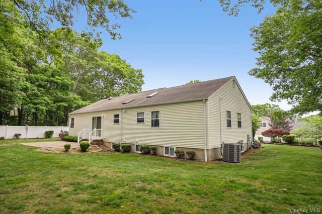 42 Apex Drive, Coram, NY 11727