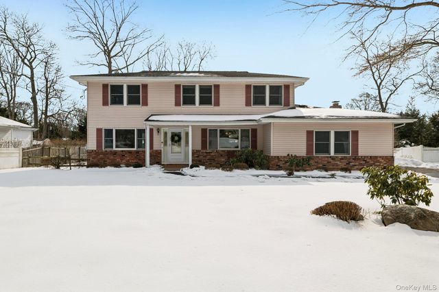 28 Sycamore Avenue, Lake Grove, NY 11755