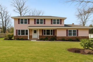 28 Sycamore Avenue, Lake Grove, NY 11755