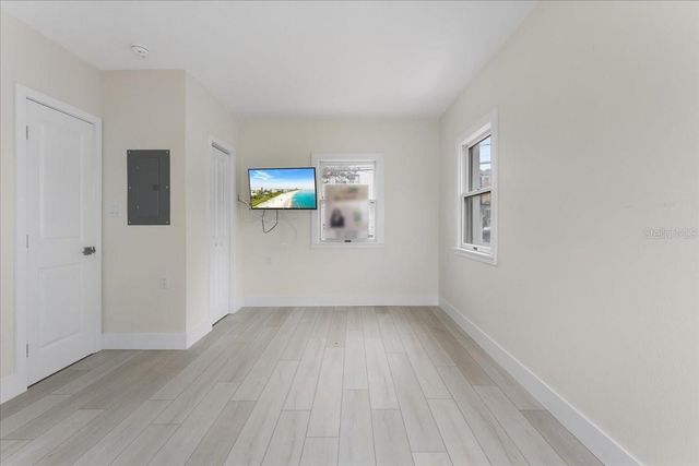 483 E SHORE DRIVE E2, Clearwater, FL 33767