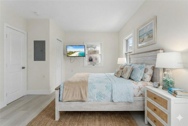 483 E SHORE DRIVE E2, Clearwater, FL 33767