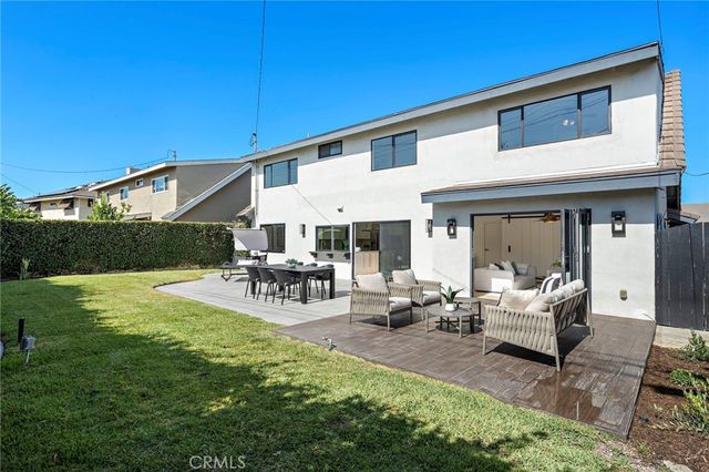 21891 Starfire Lane, Huntington Beach, CA 92646