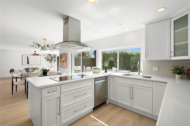 21891 Starfire Lane, Huntington Beach, CA 92646