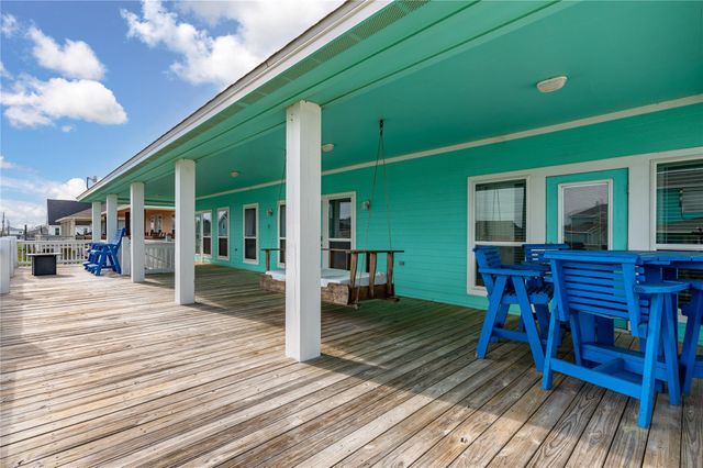 2328 Antigua Circle, Crystal Beach, TX 77650