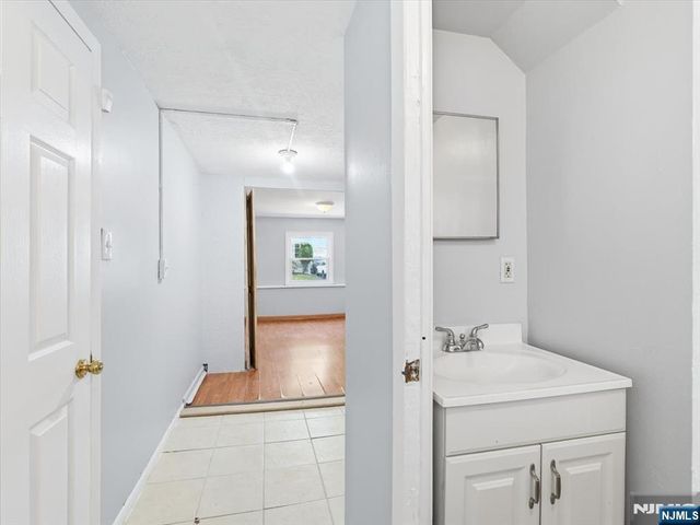 27 Carolyn Road, Belleville, NJ 07109