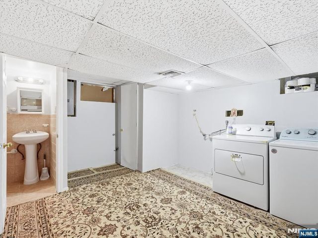 27 Carolyn Road, Belleville, NJ 07109