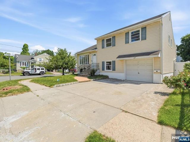 27 Carolyn Road, Belleville, NJ 07109