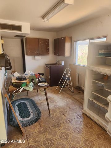 543 N IRONWOOD Drive, Apache Junction, AZ 85120