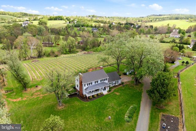 40817 BROWNS LN, Waterford, VA 20197
