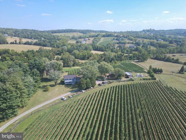 40817 BROWNS LN, Waterford, VA 20197