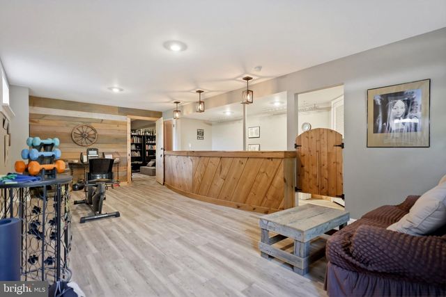 40817 BROWNS LN, Waterford, VA 20197