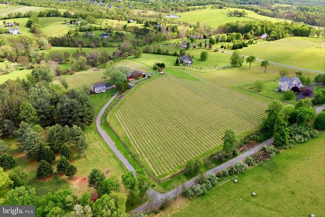 40817 BROWNS LN, Waterford, VA 20197