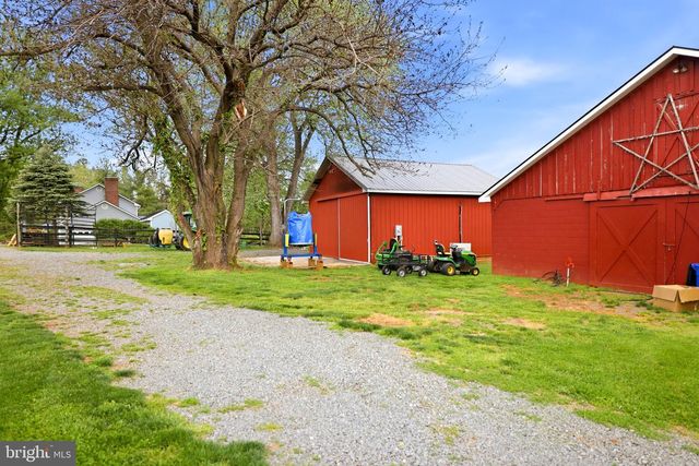 40817 BROWNS LN, Waterford, VA 20197