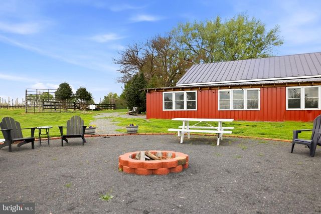 40817 BROWNS LN, Waterford, VA 20197
