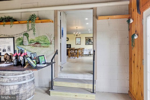 40817 BROWNS LN, Waterford, VA 20197