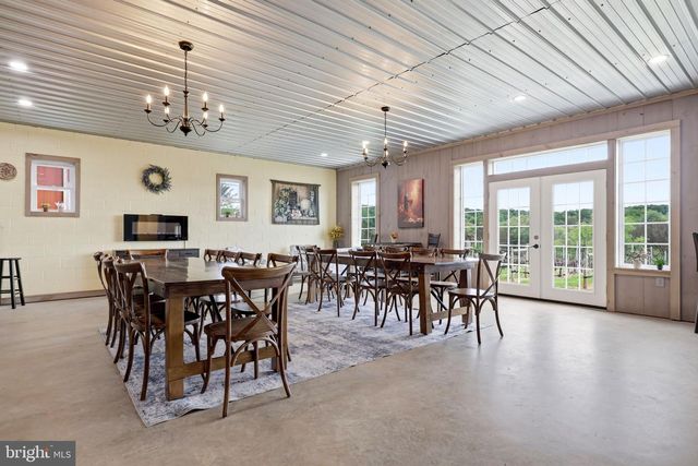 40817 BROWNS LN, Waterford, VA 20197