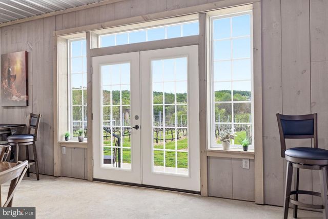 40817 BROWNS LN, Waterford, VA 20197