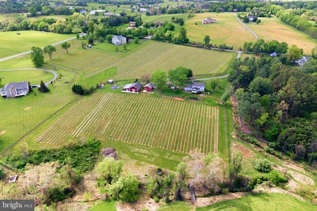 40817 BROWNS LN, Waterford, VA 20197