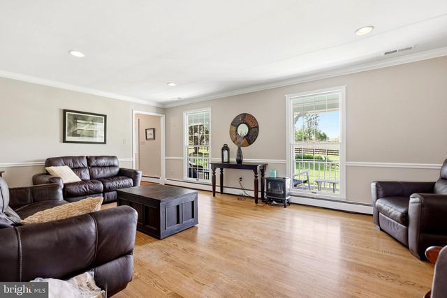 40817 BROWNS LN, Waterford, VA 20197