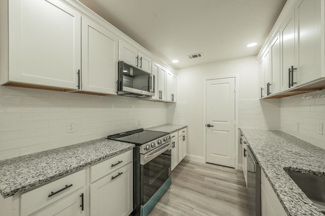828 Glenda Drive, Bedford, TX 76022
