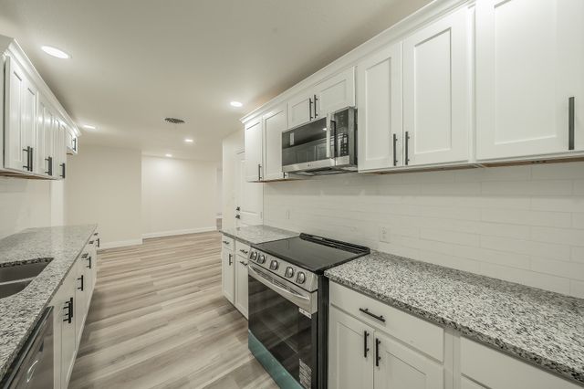 828 Glenda Drive, Bedford, TX 76022