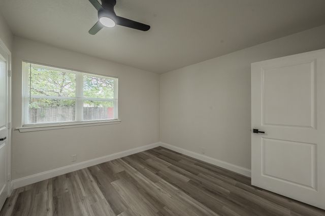 828 Glenda Drive, Bedford, TX 76022