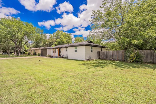 828 Glenda Drive, Bedford, TX 76022